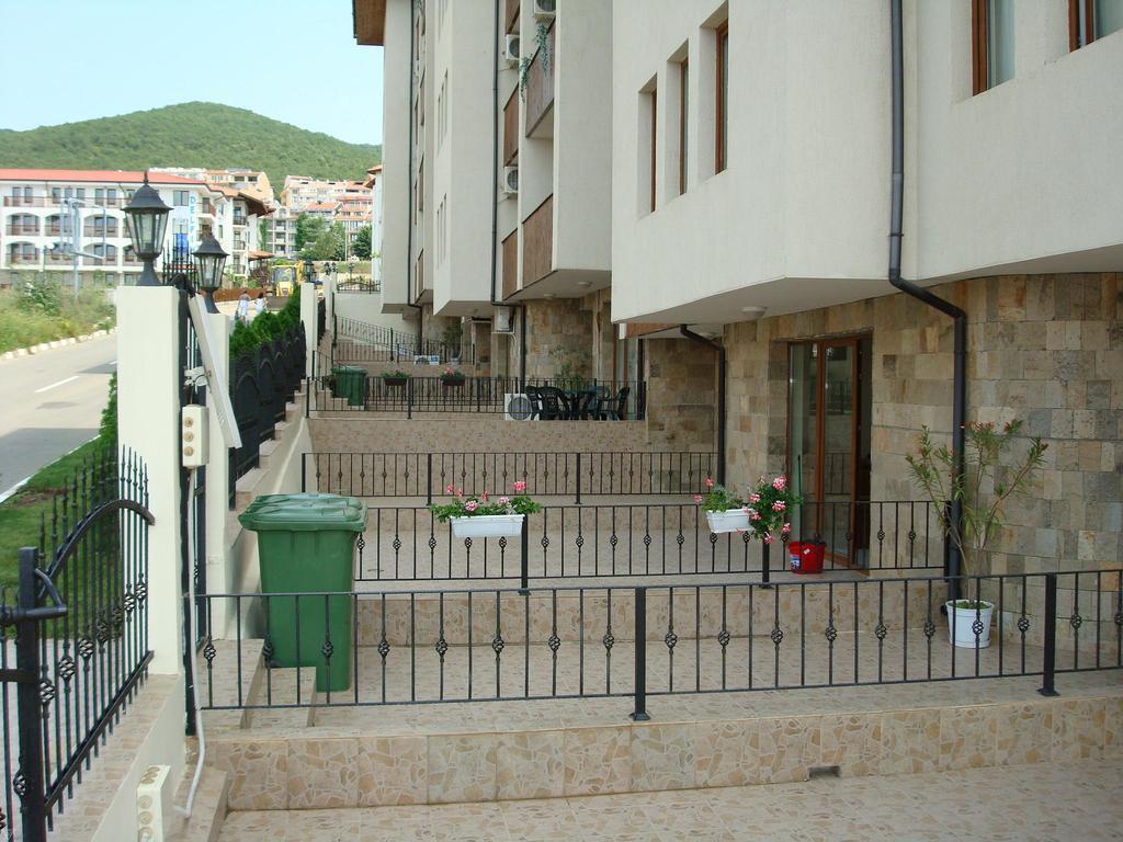 Apartments In Complex Chateau Nessebar スヴェティ・ヴラス エクステリア 写真