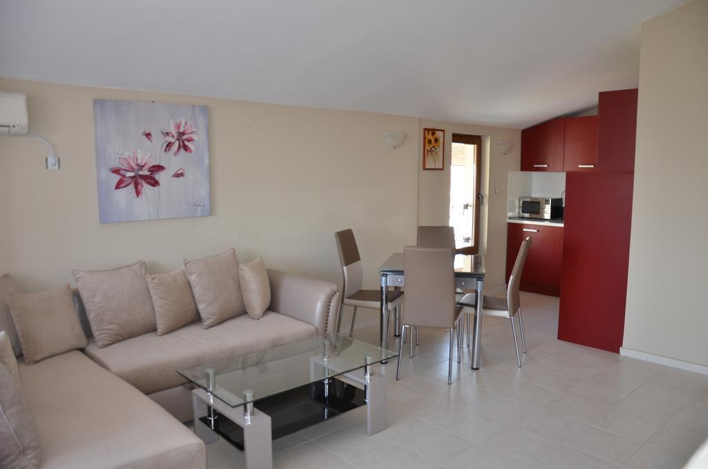 Apartments In Complex Chateau Nessebar スヴェティ・ヴラス エクステリア 写真